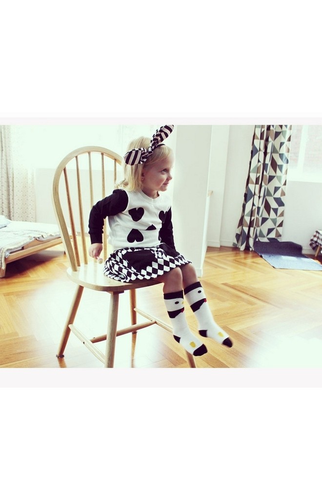 ถุงเท้าเด็กลายเพนกวินแบบยาว มีกันลื่น Kids Socks