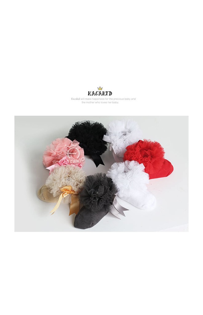 ถุงเท้าสาวน้อยขอบระบายซ้อนฟูสวยๆ แต่งโบว์หวาน มีกันลื่น Kacakid