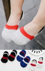 ถุงเท้าเด็กแบบข้อส้นปากตื้นสีพื้นตัดขอบต่างสี แพ็ค 3 คู่ ดำ ขาว น้ำเงิน