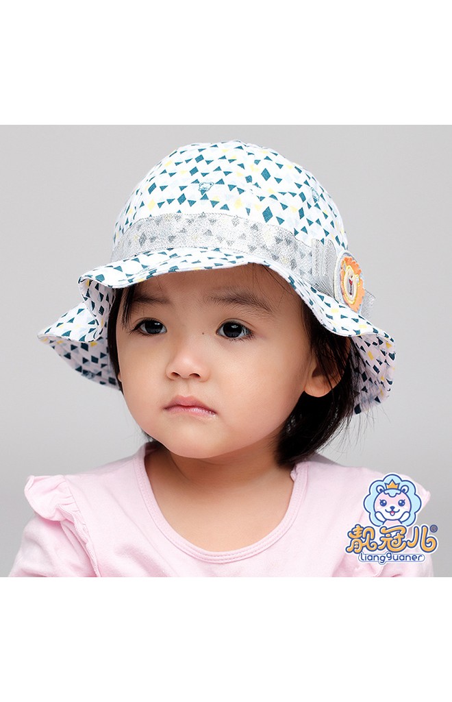 หมวกเด็กปีกรอบลายสามเหลี่ยม คาดโบว์เงินแต่งรูปสิงโต