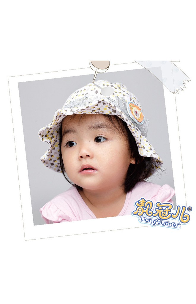 หมวกเด็กปีกรอบลายสามเหลี่ยม คาดโบว์เงินแต่งรูปสิงโต