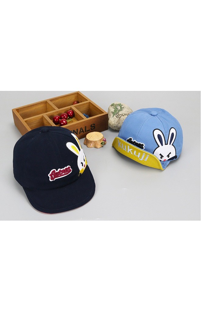 หมวกแก๊ปปักหน้ากระต่ายน้อย จาก KUKUJI