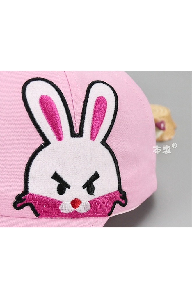หมวกแก๊ปปักหน้ากระต่ายน้อย จาก KUKUJI