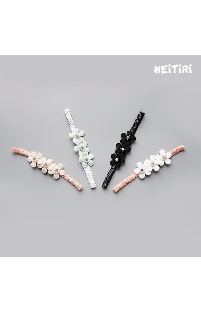 สายคาดผมดอกไม้เรียง 3 ดอกแต่งเกสรมุก Angel Neitiri