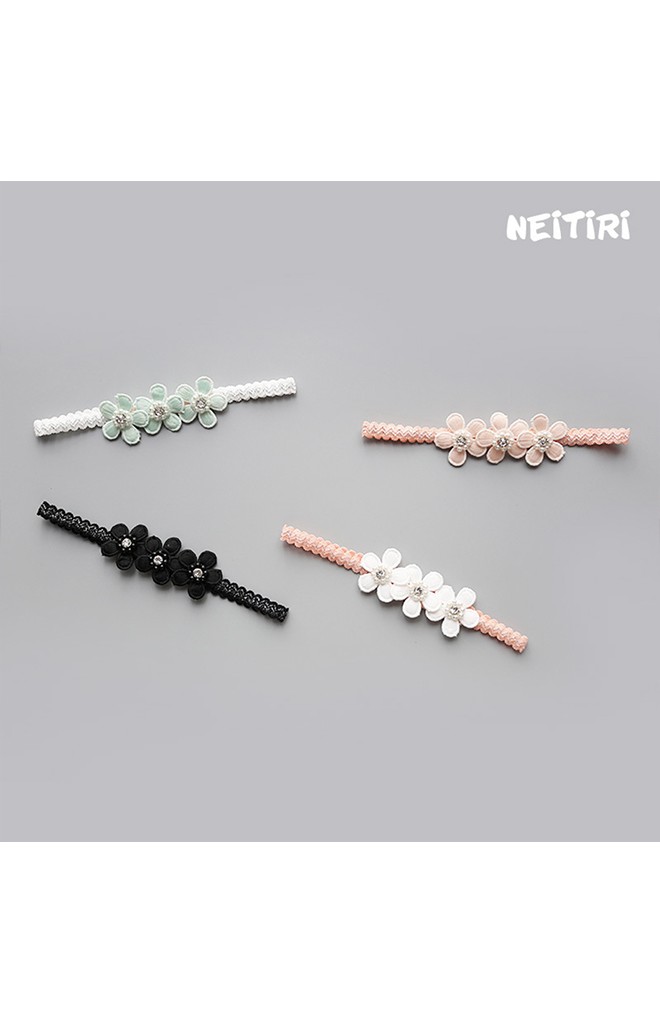 สายคาดผมดอกไม้เรียง 3 ดอกแต่งเกสรมุก Angel Neitiri
