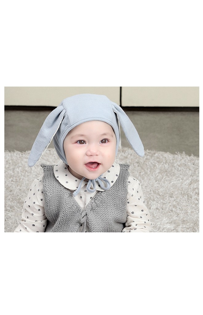 หมวกเบนเนตหูกระต่ายยาวด้านใต้ลายจุด
