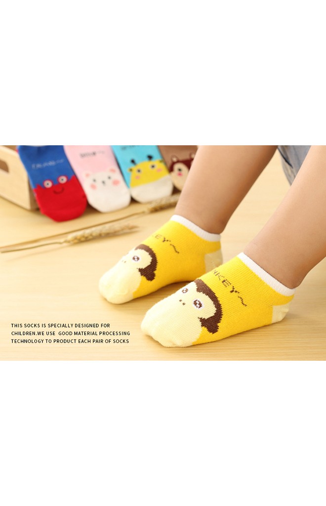 ถุงเท้าเด็กลายหน้ารูปสัตว์สีสันสดใส ตัดขอบสีขาว มีกันลื่น