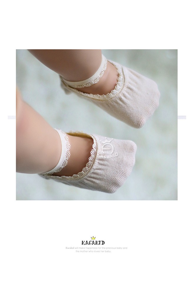 ถุงเท้าเด็กหญิงมีสายคาดช่วงข้อเท้าแต่งลูกไม้ขอบ Kacakid