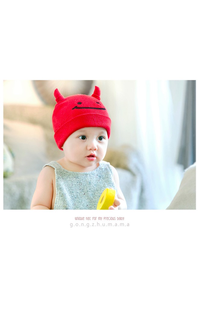 หมวกไหมพรมเด็กเล็กสกรีนหน้ายิ้ม แต่งเขาน่ารัก GZMM