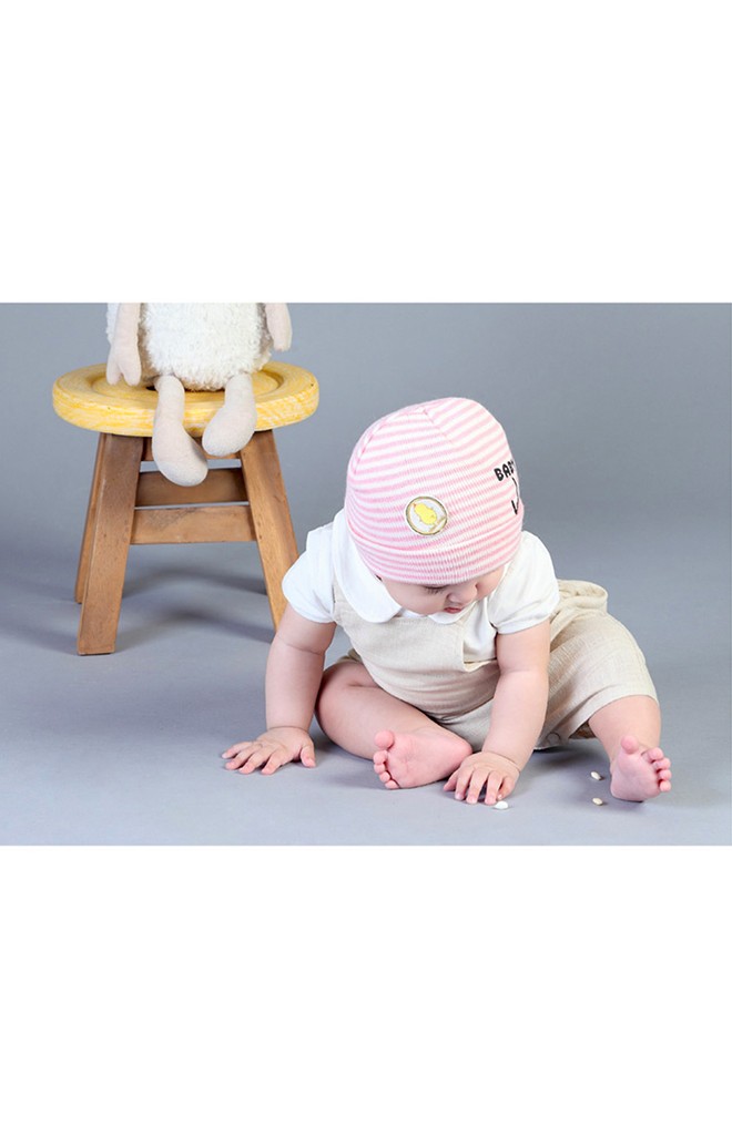 หมวกเด็กบีนนี่ลายขวางแต่งลูกเจี๊ยบ สกรีนอักษร BABY จาก GZMM