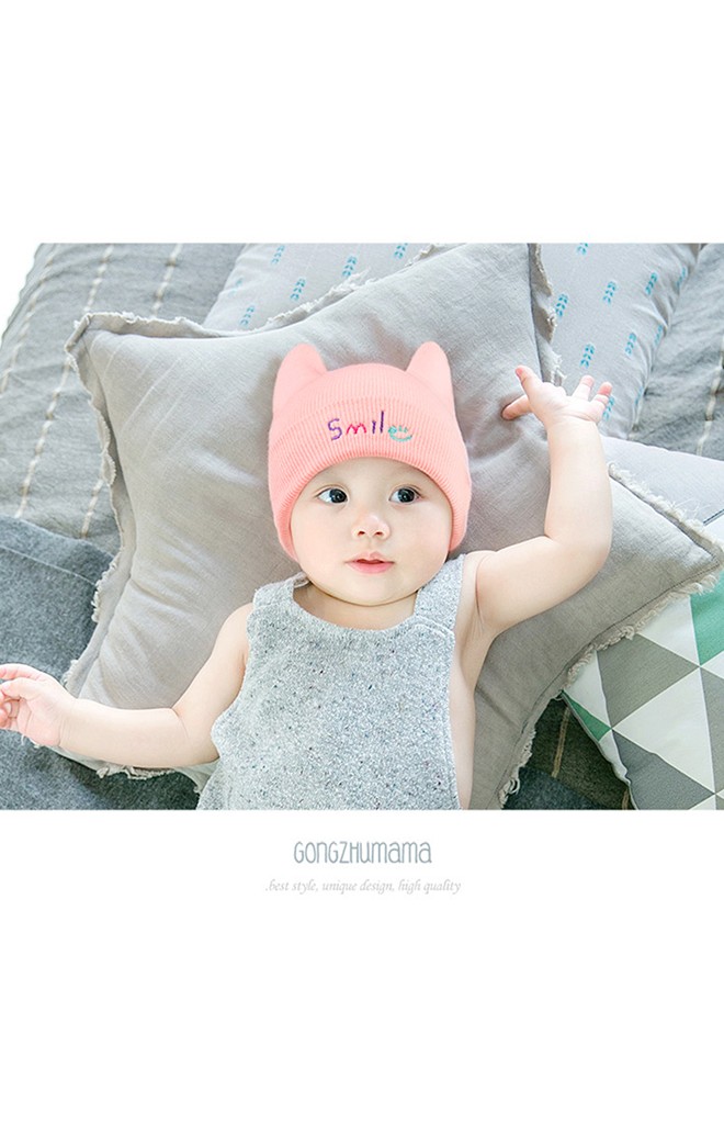 หมวกไหมพรมหูตั้งพับขอบปัก Smile จาก GZMM