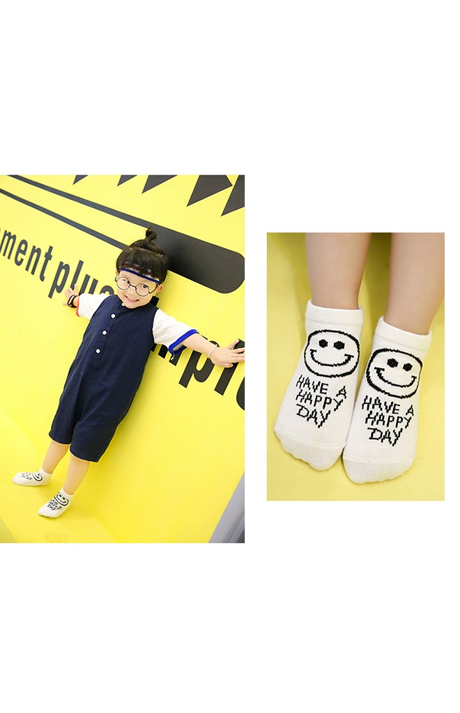เซ็ตถุงเท้าเด็กแพ็ค 3 คู่ ลายหน้ายิ้มอักษร HAVE A HAPPY DAY