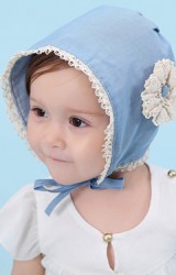 หมวกบอนเนตสียีนส์แต่งดอกไม้และขอบลูกไม้สีครีม