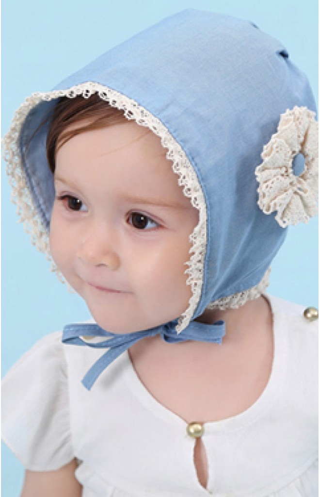 หมวกบอนเนตสียีนส์แต่งดอกไม้และขอบลูกไม้สีครีม หมวกบอนเนตสียีนส์แต่งดอกไม้และขอบลูกไม้สีครีม