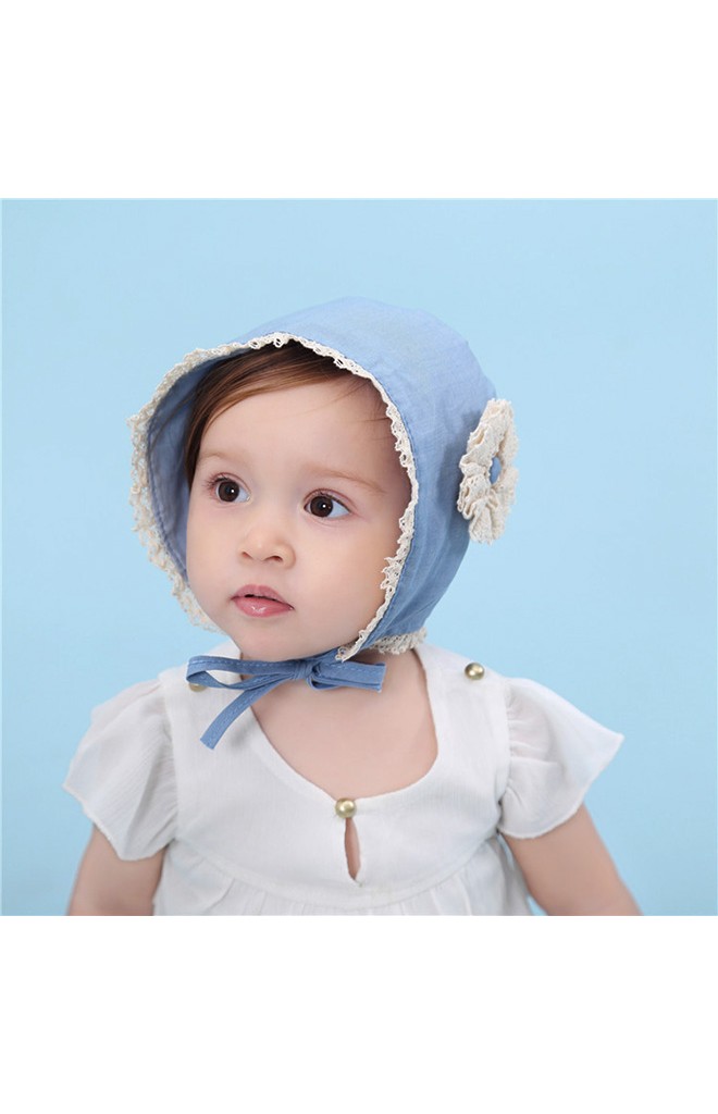 หมวกบอนเนตสียีนส์แต่งดอกไม้และขอบลูกไม้สีครีม