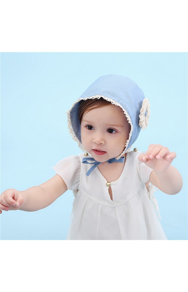 หมวกบอนเนตสียีนส์แต่งดอกไม้และขอบลูกไม้สีครีม