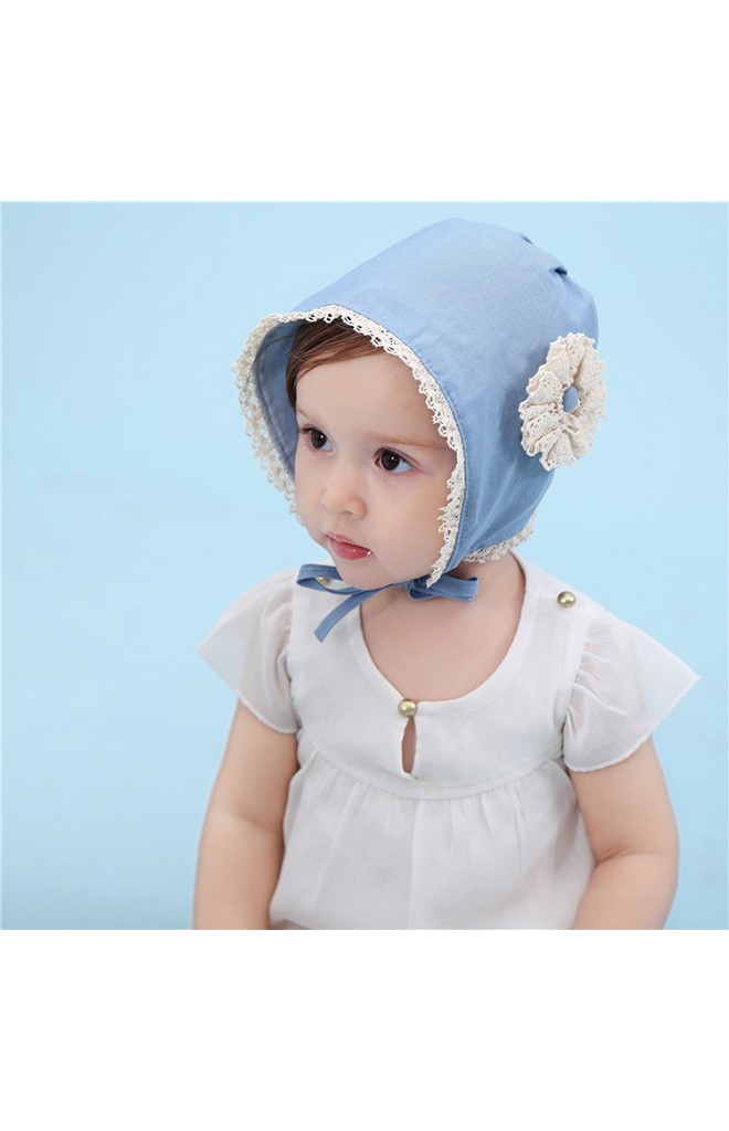 หมวกบอนเนตสียีนส์แต่งดอกไม้และขอบลูกไม้สีครีม