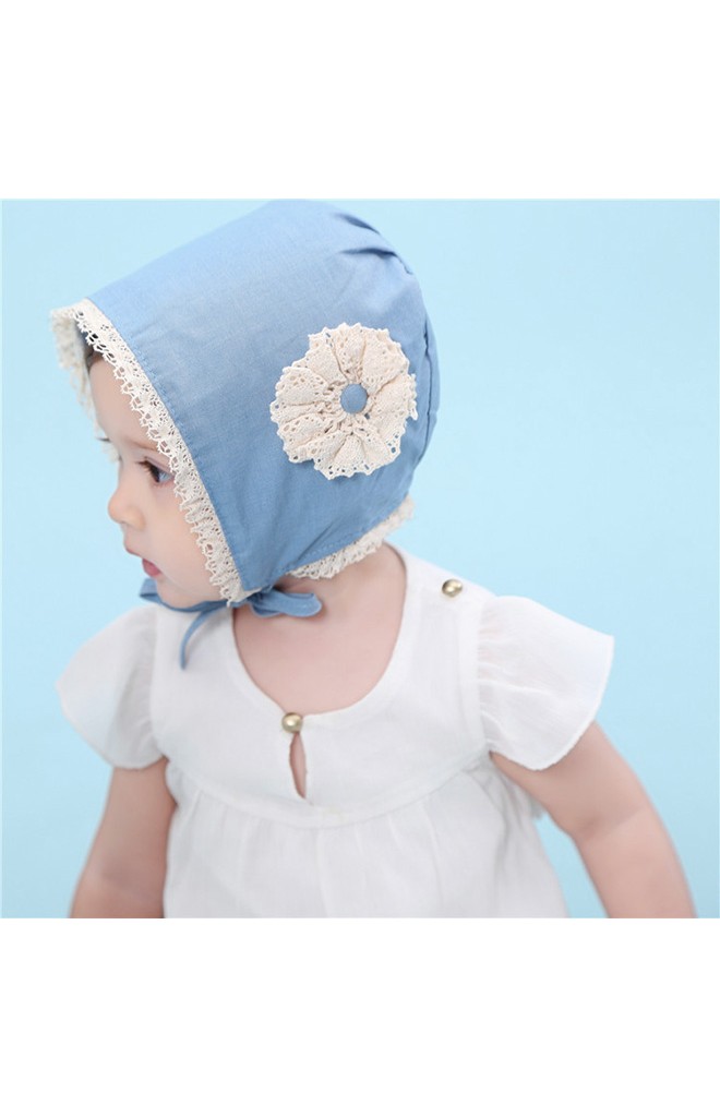 หมวกบอนเนตสียีนส์แต่งดอกไม้และขอบลูกไม้สีครีม