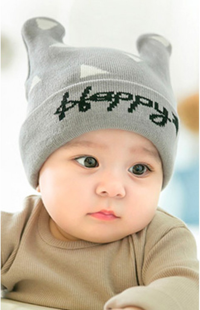 หมวกบีนนี่หูกระต่ายลายสามเหลี่ยมอักษร Happy จาก GZMM หมวกบีนนี่หูกระต่ายลายสามเหลี่ยมอักษร Happy จาก GZMM