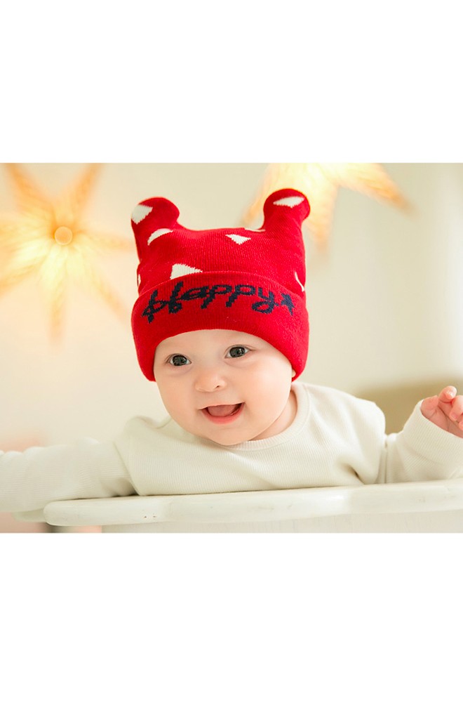 หมวกบีนนี่หูกระต่ายลายสามเหลี่ยมอักษร Happy จาก GZMM