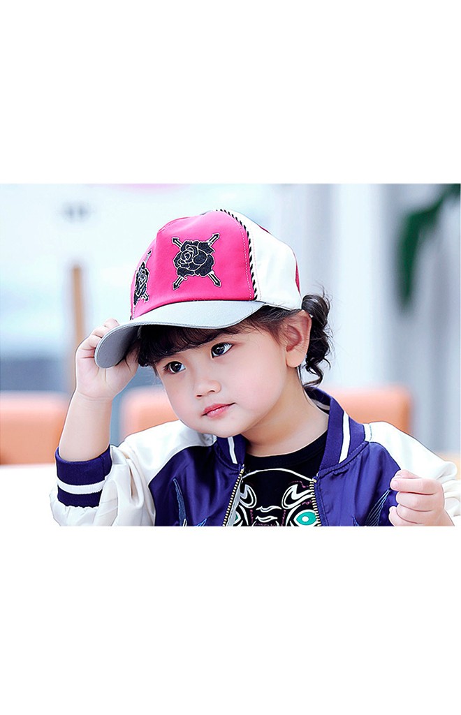 หมวกแก๊ปเด็กปักกุหลาบดำ จาก GZMM