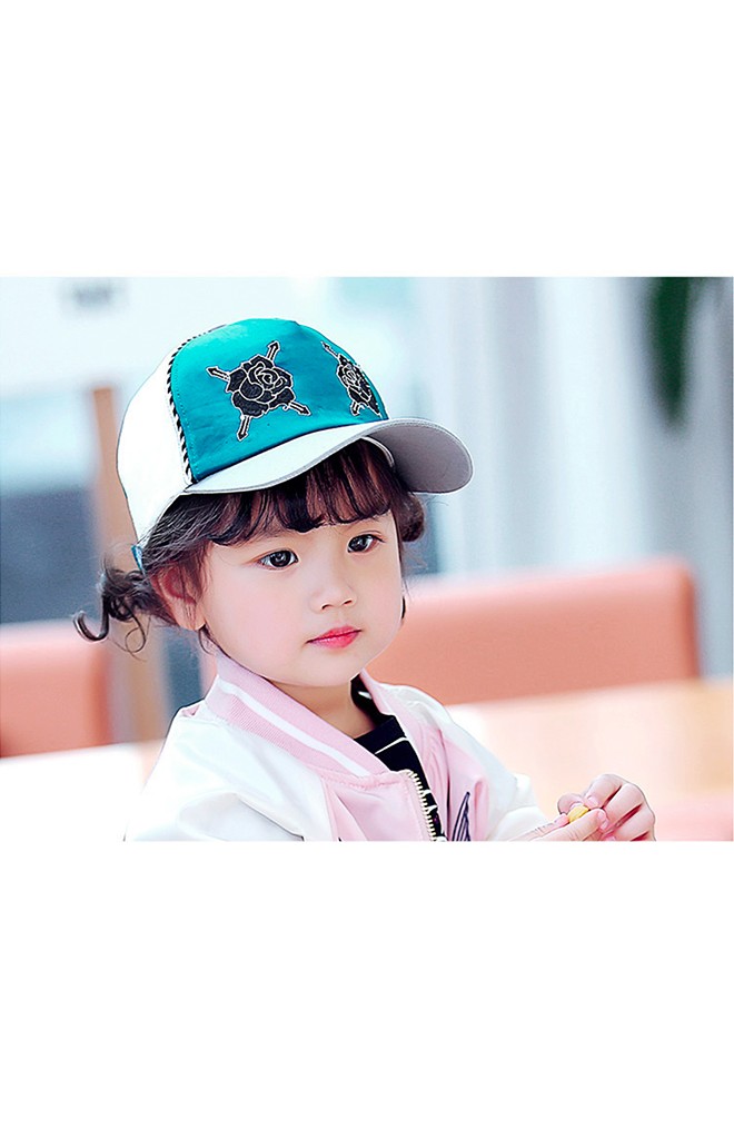 หมวกแก๊ปเด็กปักกุหลาบดำ จาก GZMM