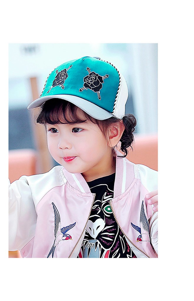 หมวกแก๊ปเด็กปักกุหลาบดำ จาก GZMM
