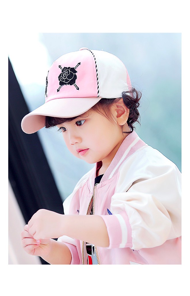 หมวกแก๊ปเด็กปักกุหลาบดำ จาก GZMM