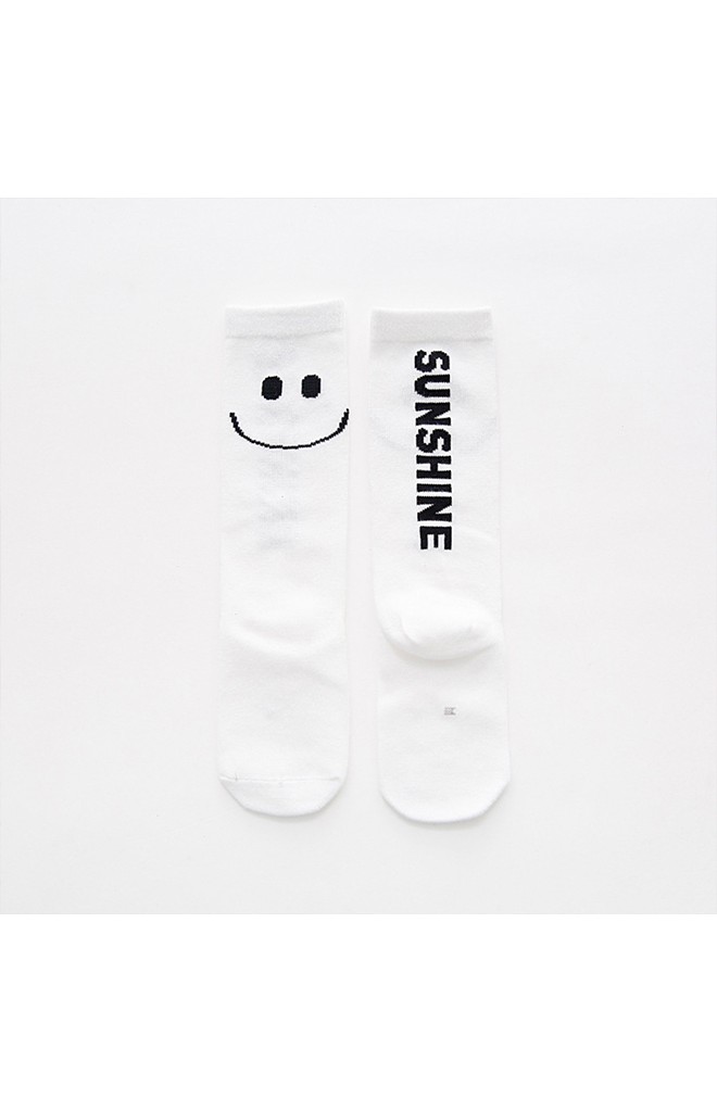 ถุงเท้าเด็กแบบยาวลายไอค่อนยิ้มอักษร SUNSHINE