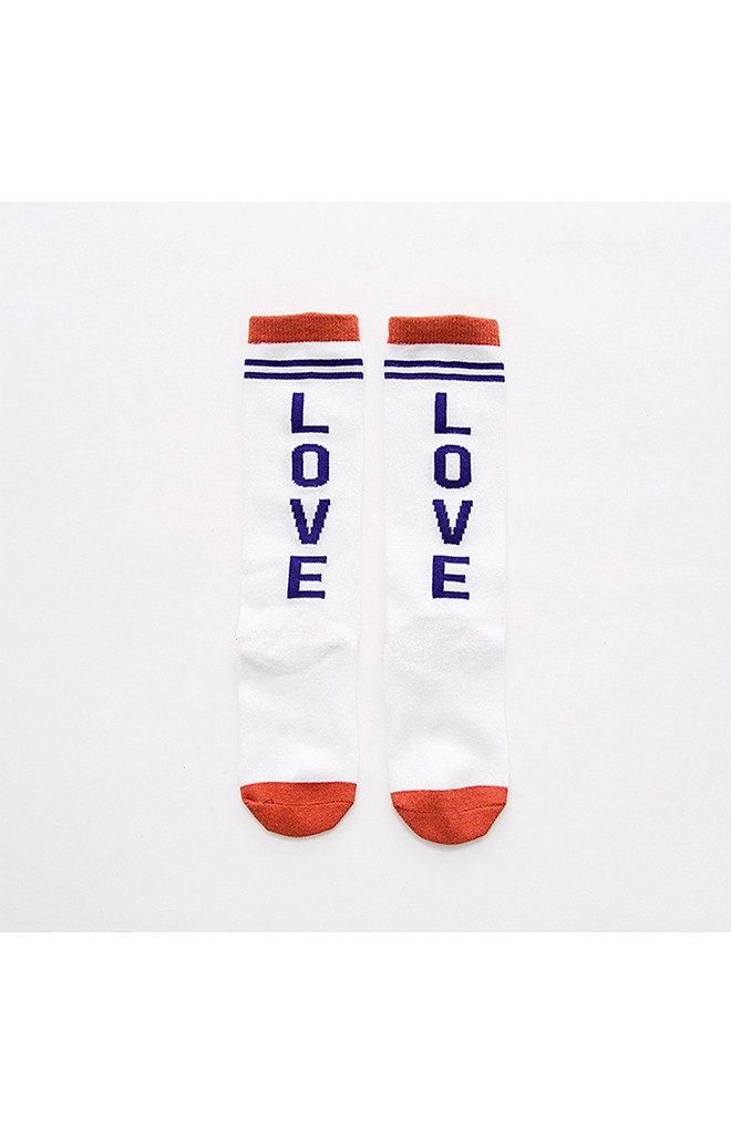 ถุงเท้าเด็กแบบขอบลายขวาง อักษร LOVE
