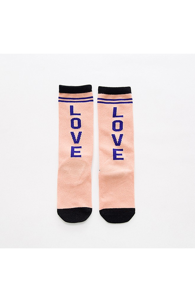 ถุงเท้าเด็กแบบขอบลายขวาง อักษร LOVE