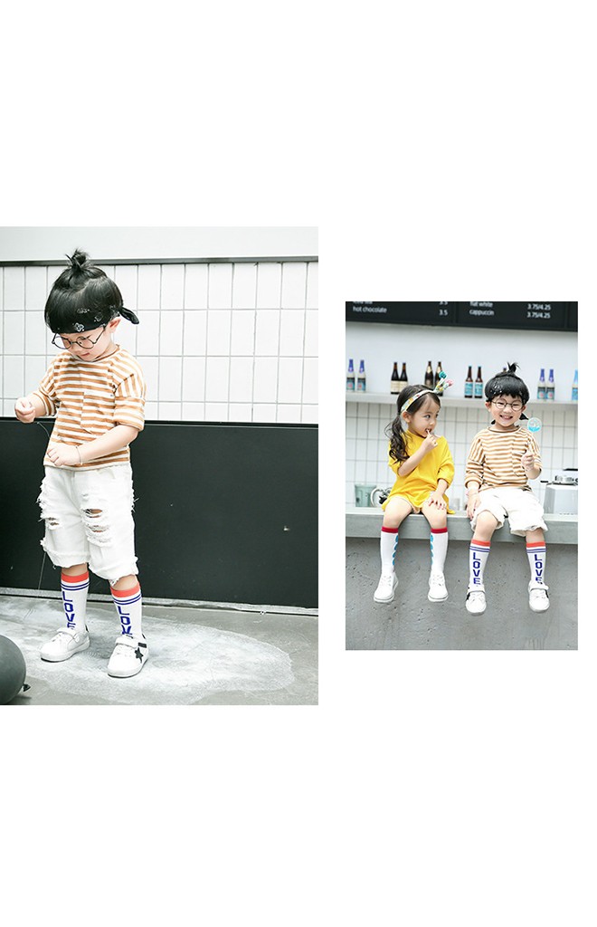 ถุงเท้าเด็กแบบขอบลายขวาง อักษร LOVE