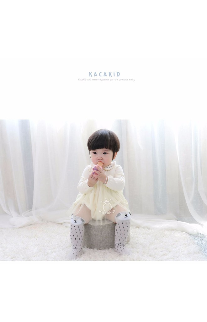 ถุงเท้าเด็กลายหน้าจิ้งจอกแบบข้อยาว มีกันลื่น Kacakid