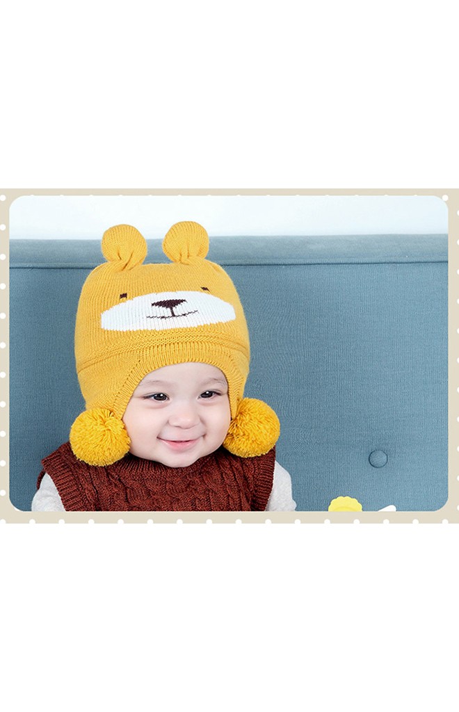 หมวกไหมพรมหน้าหมีน้อยด้านข้างแต่งปอมปอม BEINABEAR