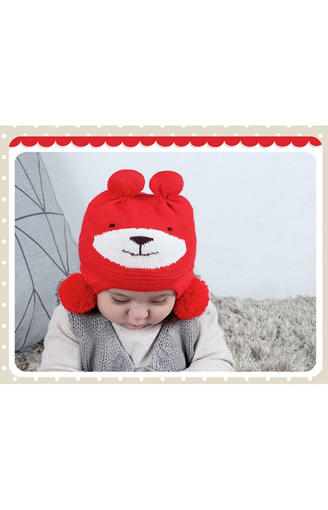 หมวกไหมพรมหน้าหมีน้อยด้านข้างแต่งปอมปอม BEINABEAR