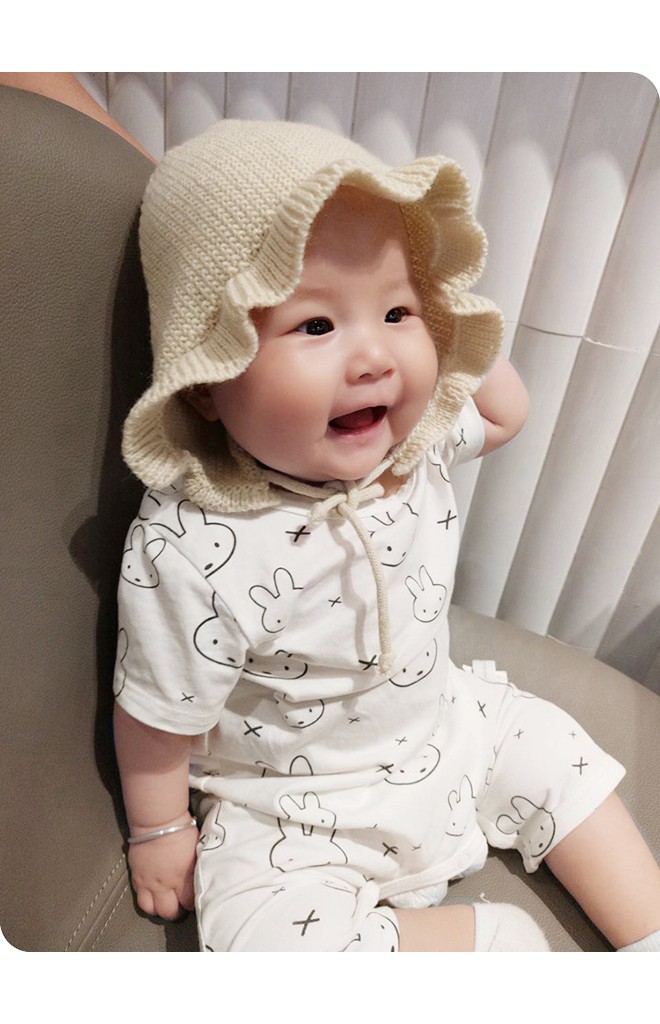 หมวกบอนเน็ตไหมพรมขอบระบายมีสายผูกใต้คาง