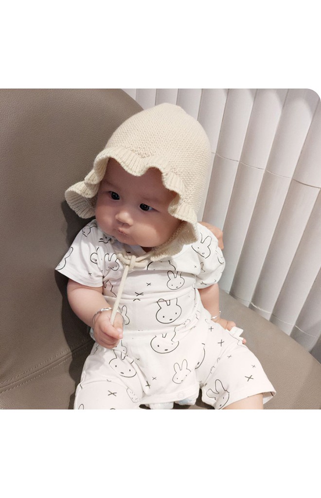 หมวกบอนเน็ตไหมพรมขอบระบายมีสายผูกใต้คาง