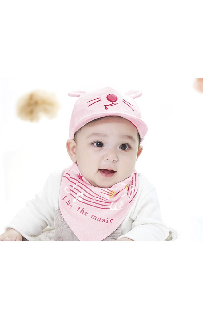 เซ็ตหมวกแก๊ปปีกอ่อนหน้าแมวยิ้มมาพร้อมผ้ากันเปื้อน GZMM