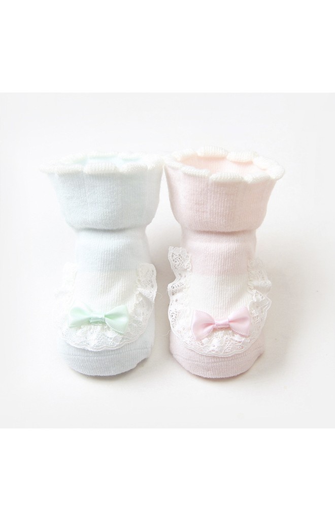 ถุงเท้าเด็กหญิงระบายลูกไม้ขาวแต่งโบว์น่ารักกล่อง 2 คู่