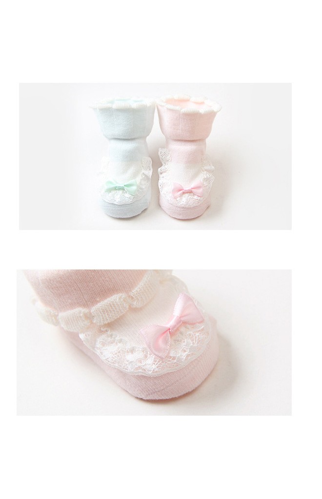 ถุงเท้าเด็กหญิงระบายลูกไม้ขาวแต่งโบว์น่ารักกล่อง 2 คู่