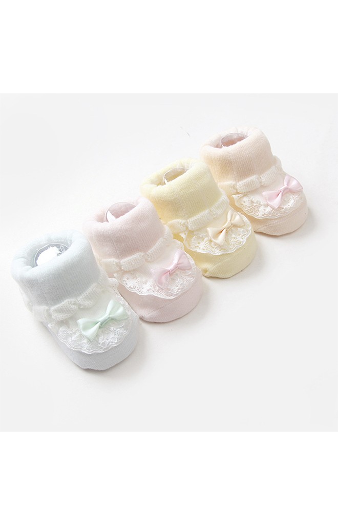 ถุงเท้าเด็กหญิงระบายลูกไม้ขาวแต่งโบว์น่ารักกล่อง 2 คู่