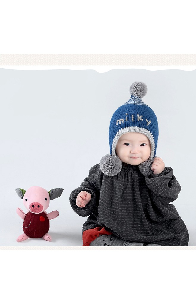 หมวกไหมพรม milky แต่งปอมปอม