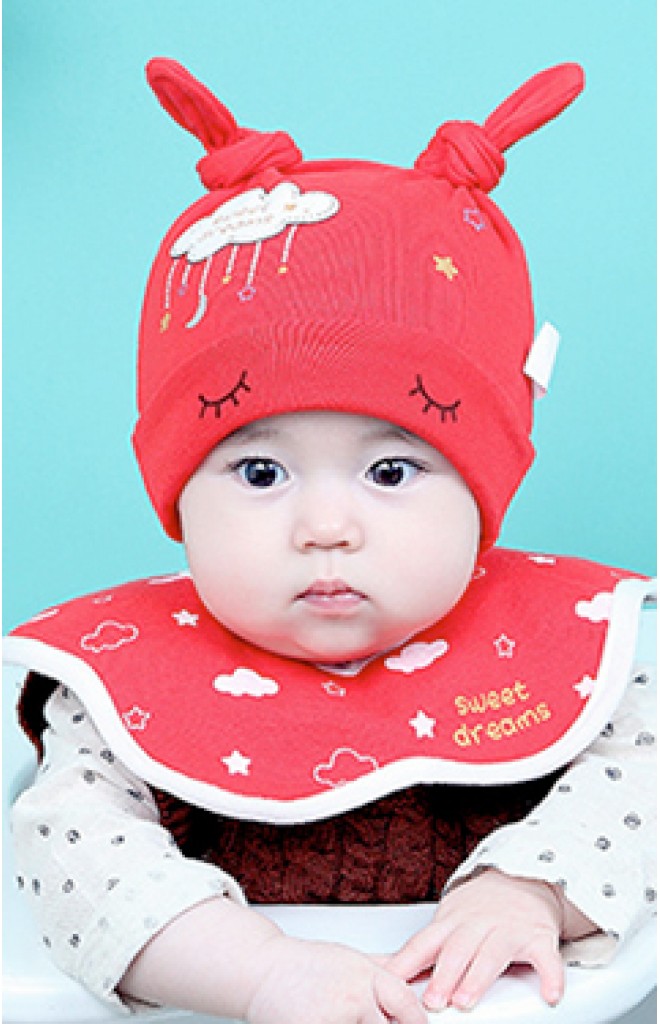 เซ็ตหมวกพร้อมผ้ากันเปื้อน sweet dreams เมฆและดวงดาว จาก YOYOTREE เซ็ตหมวกพร้อมผ้ากันเปื้อน sweet dreams เมฆและดวงดาว จาก YOYOTREE