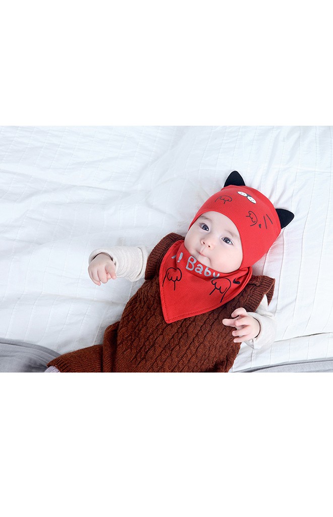 เซ็ตหมวกแมวน้อยพร้อมผ้ากันเปื้อนสามเหลี่ยม Hi! Baby