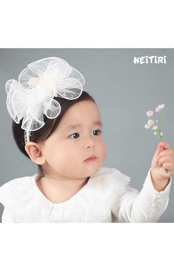 สายคาดผมดอกไม้ใหญ่ผ้าโปร่ง ตรงกลางแต่งลูกไม้ Angel Neitiri