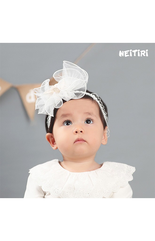 สายคาดผมดอกไม้ใหญ่ผ้าโปร่ง ตรงกลางแต่งลูกไม้ Angel Neitiri