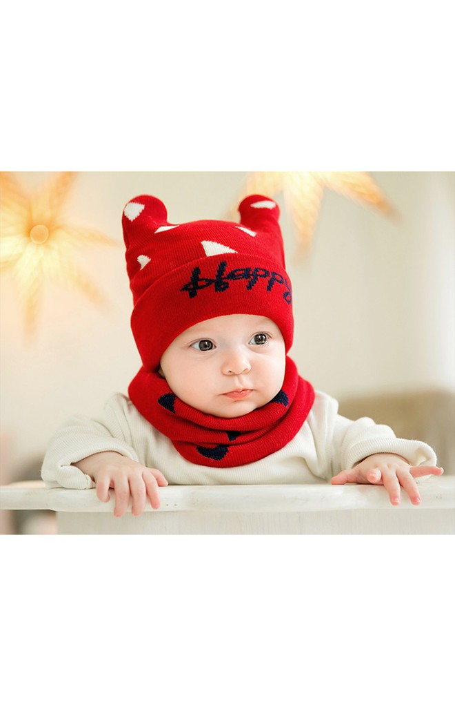 เซ็ตหมวกหูกระต่ายลายสามเหลี่ยมอักษร Happy พร้อมผ้าสวมคอ GZMM