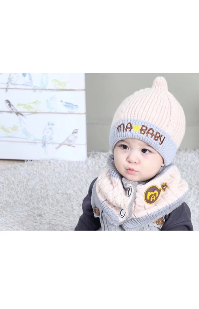 เซ็ตหมวกไหมพรมยอดแหลมปัก MA love BABY
