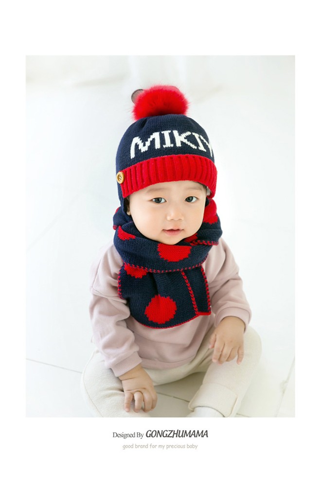 เซ็ตหมวกไหมพรมปักอักษร MIKIY และรูปมิกกี้ มาพร้อมผ้าพันคอ GZMM