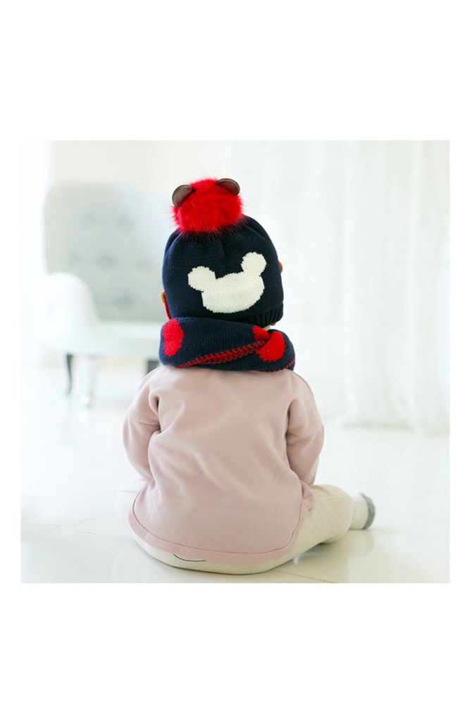เซ็ตหมวกไหมพรมปักอักษร MIKIY และรูปมิกกี้ มาพร้อมผ้าพันคอ GZMM